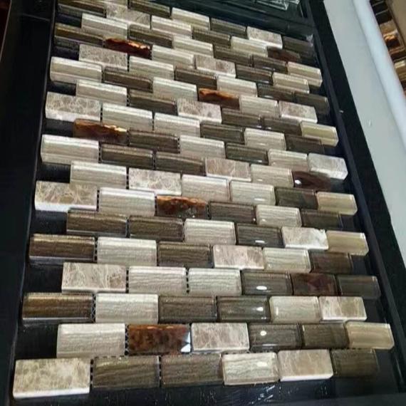 Matériau de construction en mosaïque